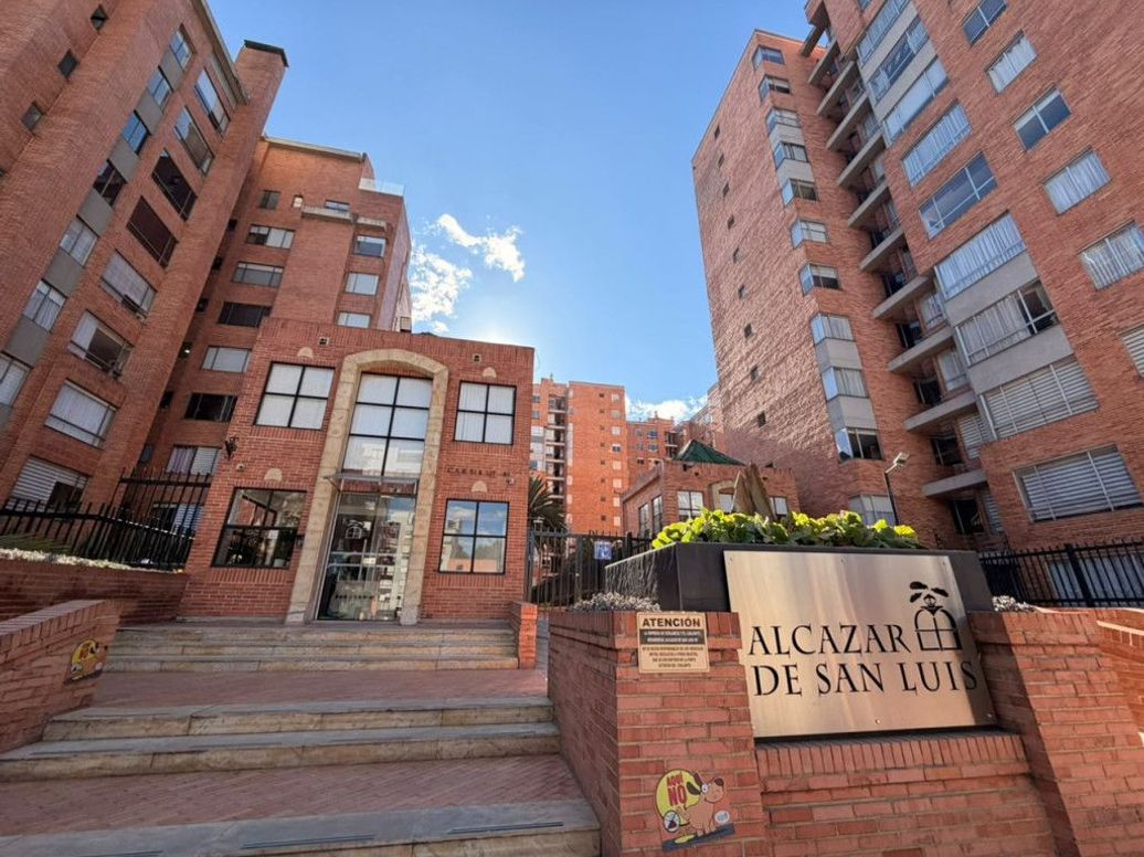 Apartamento de 3 alcobas en venta en Cr. Atabanza, Bogotá, 112 m² · foto 3 de 20