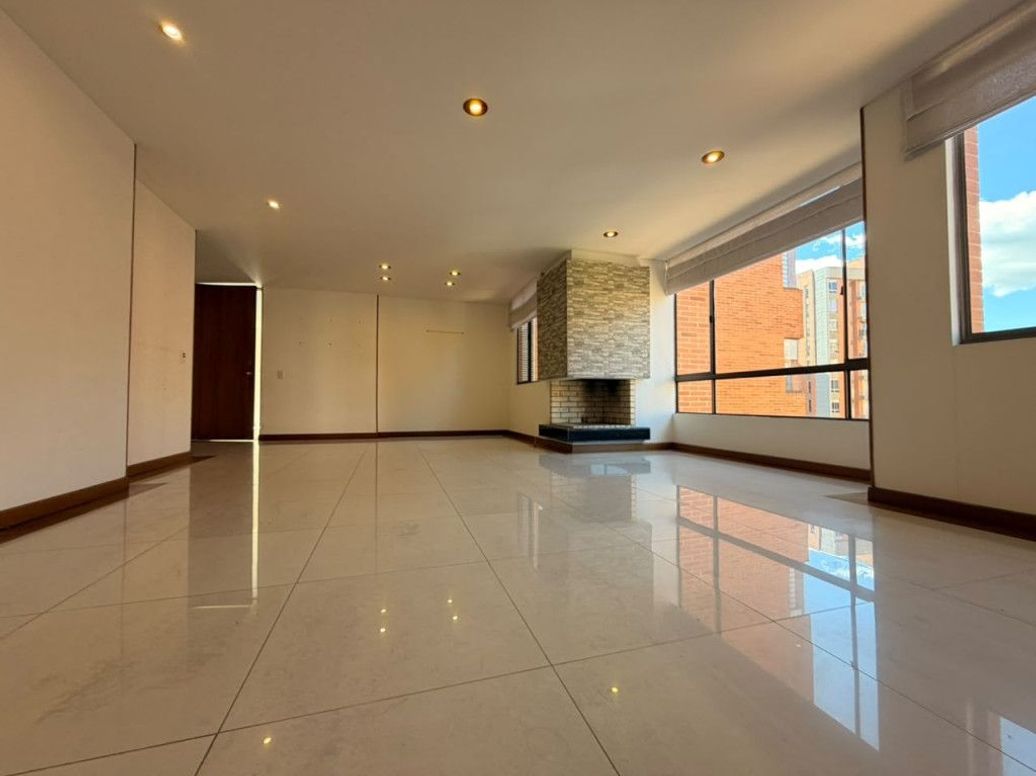 Apartamento de 3 alcobas en venta en Cr. Atabanza, Bogotá, 112 m² · foto 8 de 20