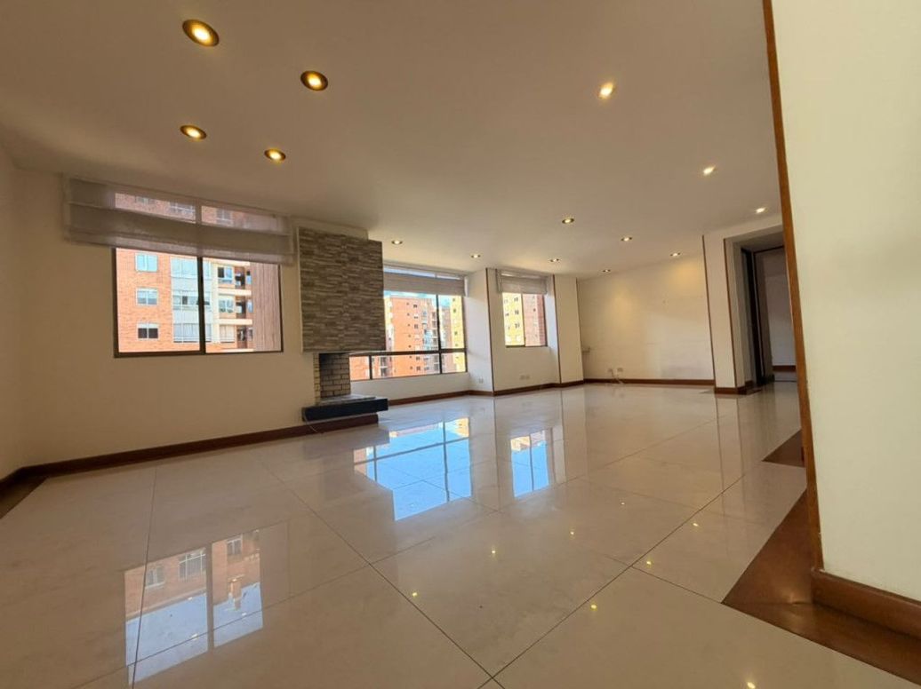 Apartamento de 3 alcobas en venta en Cr. Atabanza, Bogotá, 112 m² · foto 6 de 20