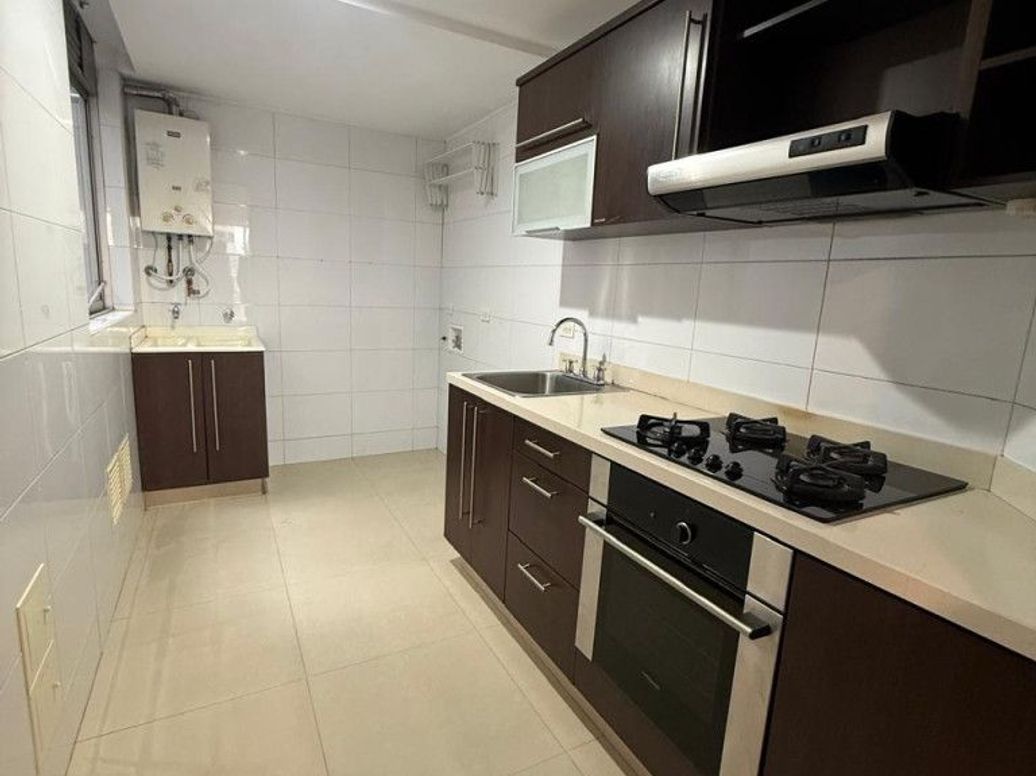 Apartamento de 2 alcobas en venta en El Batan, Bogotá, 65 m² · foto 4 de 8