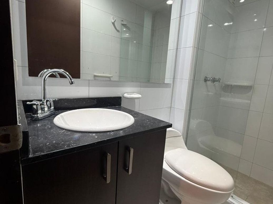 Apartamento de 2 alcobas en venta en El Batan, Bogotá, 65 m² · foto 6 de 8