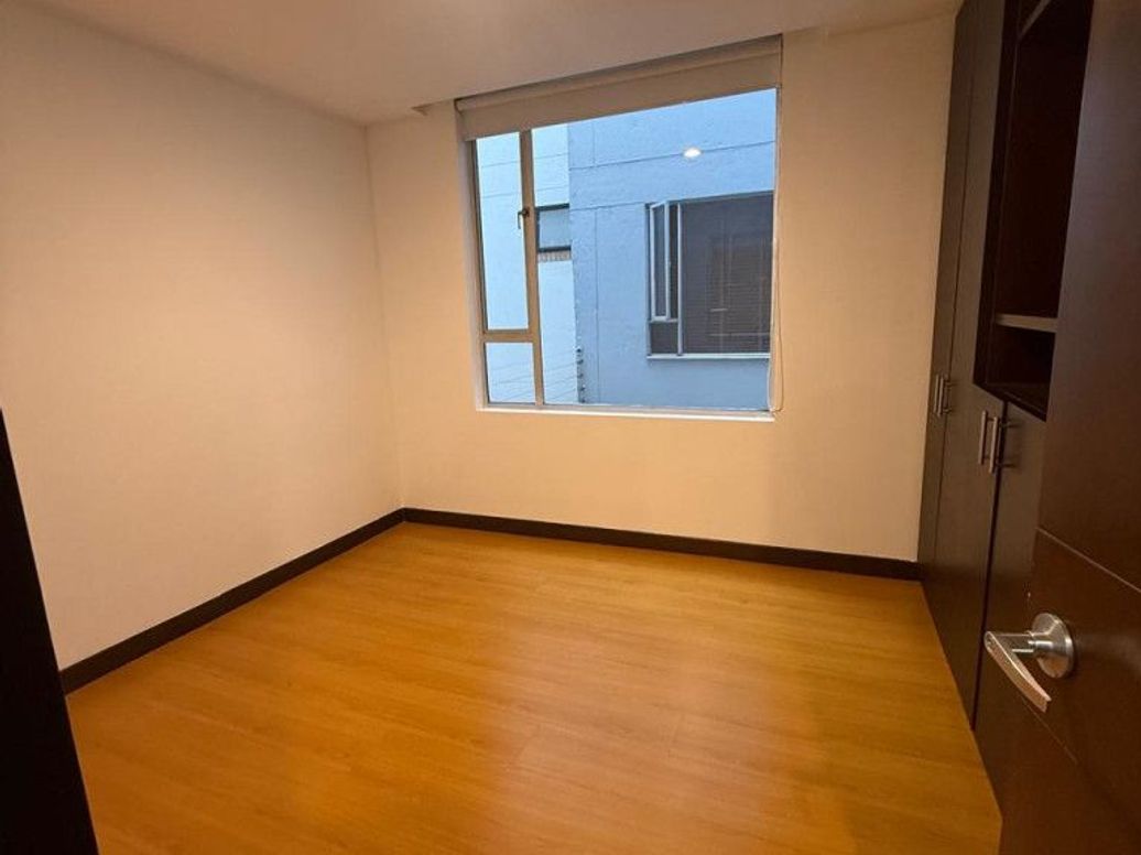 Apartamento de 2 alcobas en venta en El Batan, Bogotá, 65 m² · foto 5 de 8