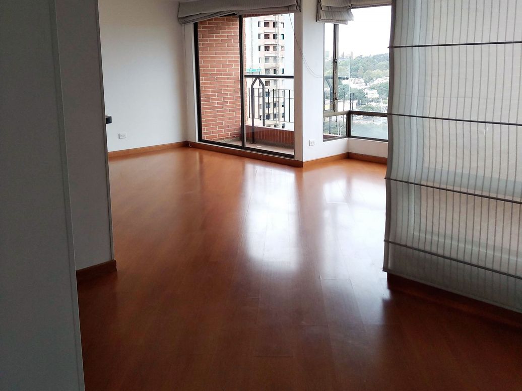 Apartamento de 3 alcobas en venta en Ub. Cordoba Niza, Bogotá, 103 m² · foto 8 de 20