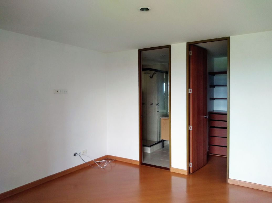Apartamento de 3 alcobas en venta en Ub. Cordoba Niza, Bogotá, 103 m² · foto 12 de 20