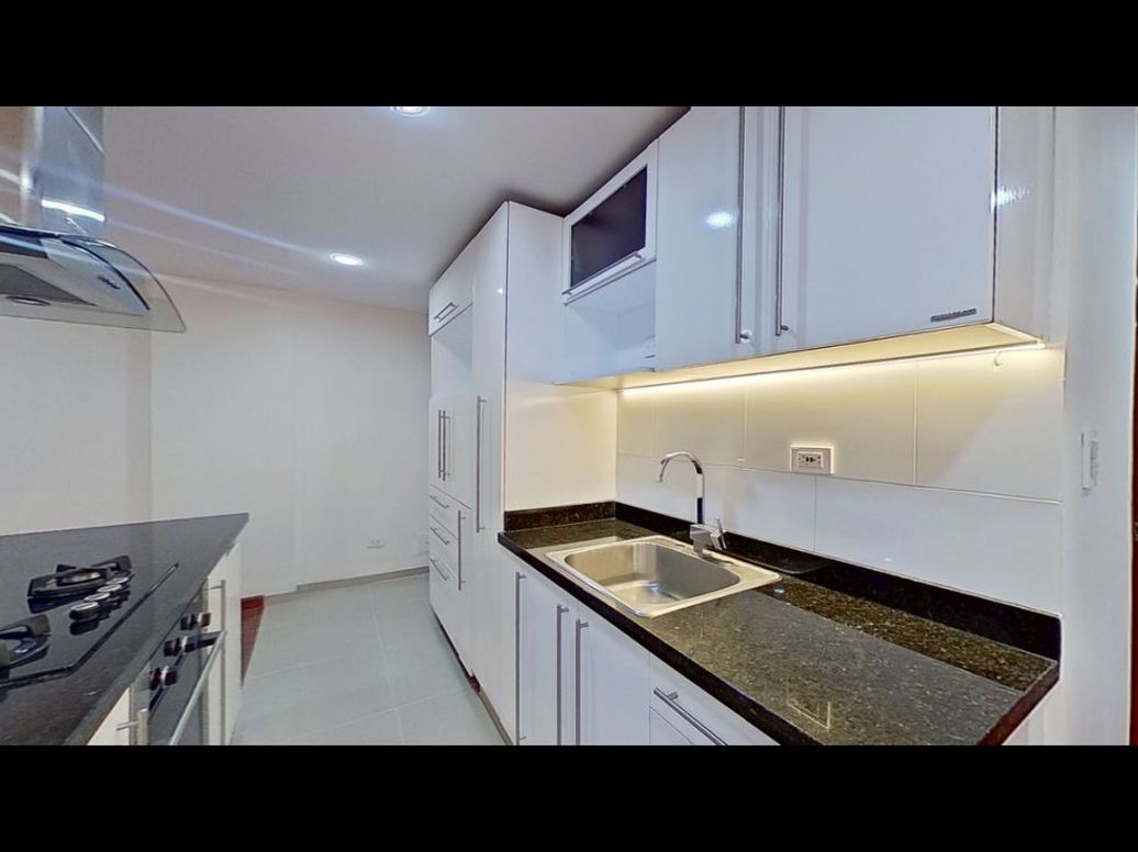 Apartamento de 2 alcobas en venta en Santa Barbara Central, Bogotá, 83 m² · foto 9 de 20