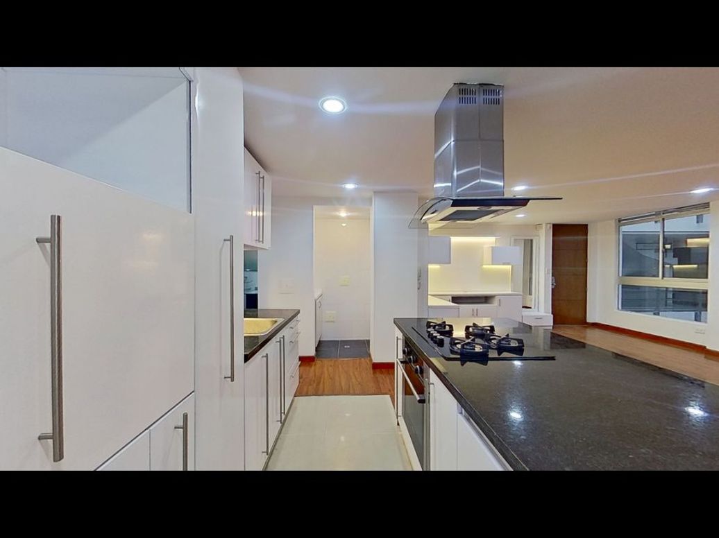 Apartamento de 2 alcobas en venta en Santa Barbara Central, Bogotá, 83 m² · foto 10 de 20