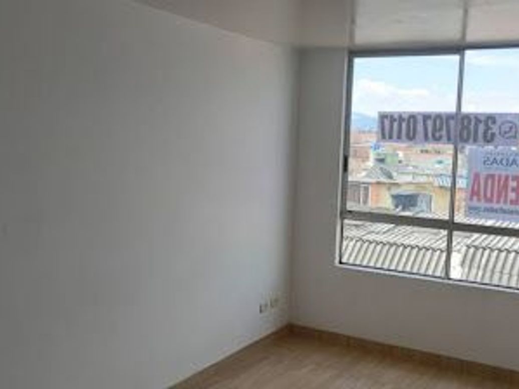 Apartamento de 3 alcobas en venta en Valladolid, Bogotá, 45 m² · foto 2 de 19