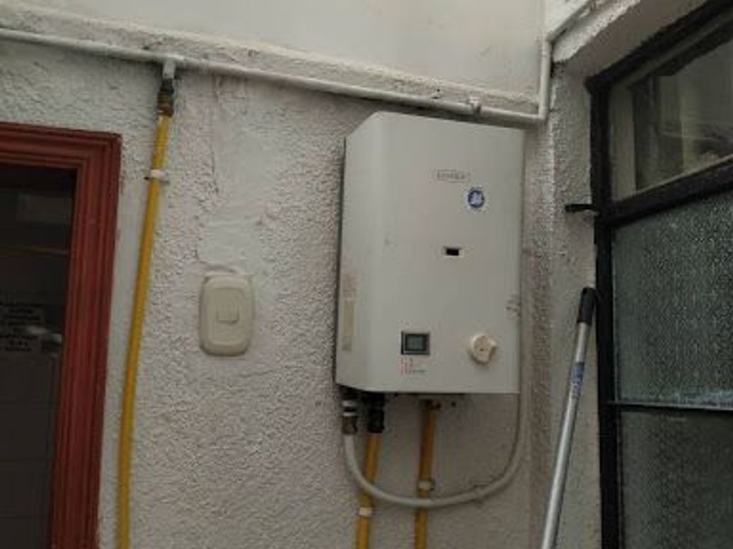 Casa de 15 alcobas en venta en Calvo Sur, Bogotá, 304 m² · foto 12 de 20