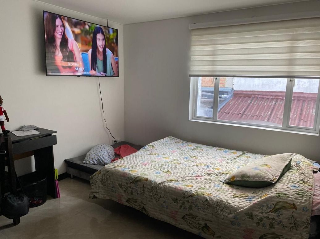 Casa de 4 alcobas en venta en Cedro Salazar, Bogotá, 151 m² · foto 11 de 16
