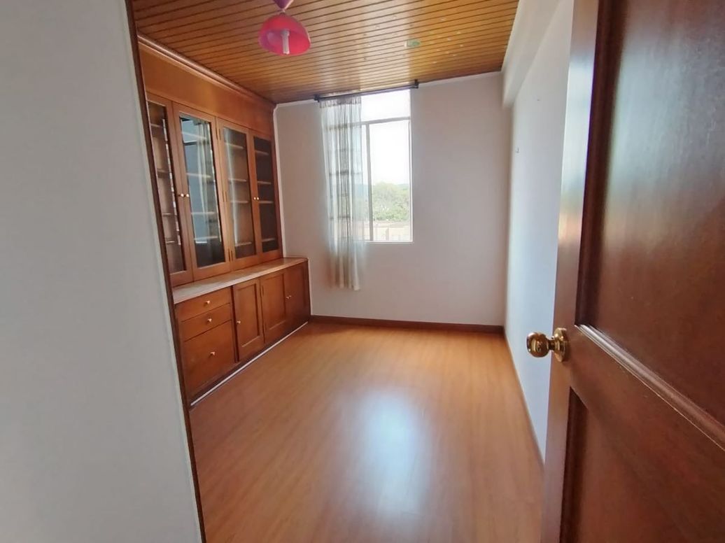 Apartamento de 3 alcobas en venta en Carlos Lleras, Bogotá, 68 m² · foto 2 de 19