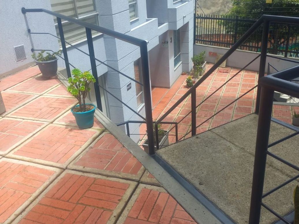 Apartaestudio en arriendo en Bosque Izquierdo, Bogotá, 34 m² · foto 2 de 9
