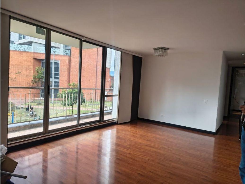 Apartamento de 3 alcobas en venta en Modelia, Bogotá, 97 m² · foto 4 de 16