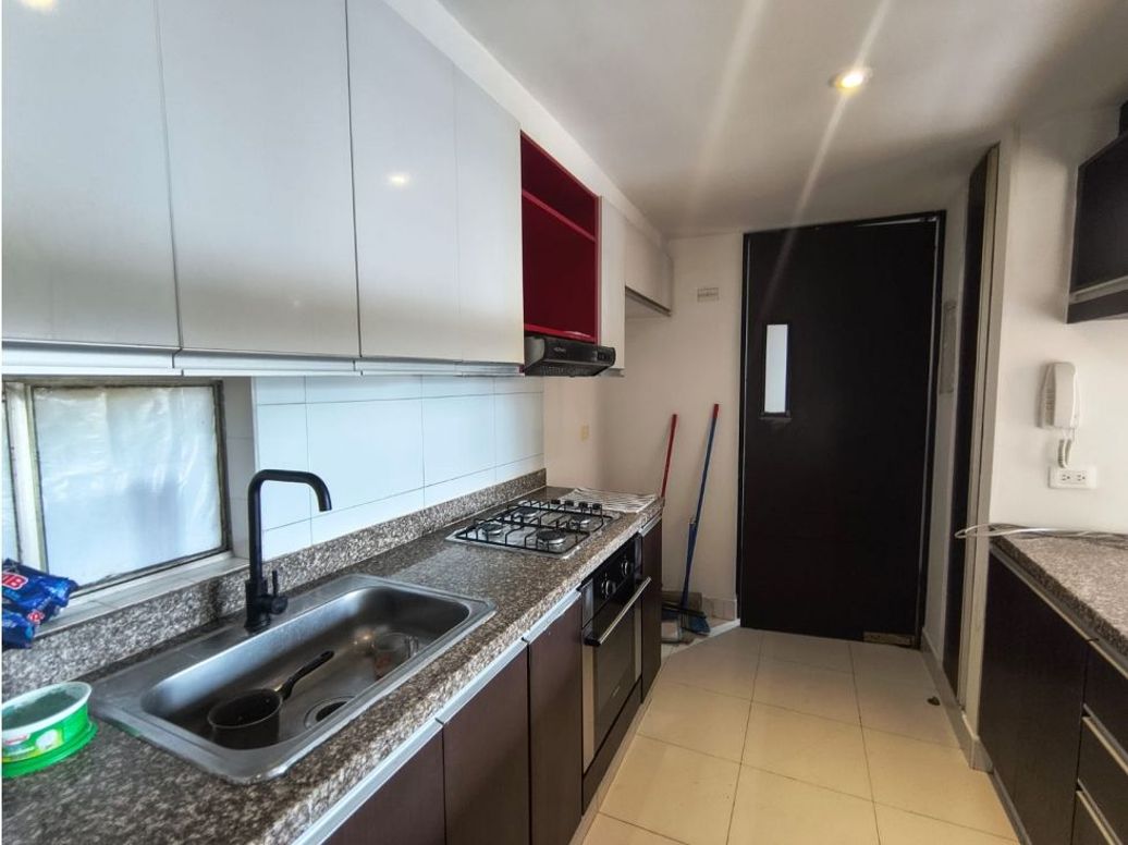 Apartamento de 3 alcobas en venta en Modelia, Bogotá, 97 m² · foto 2 de 16
