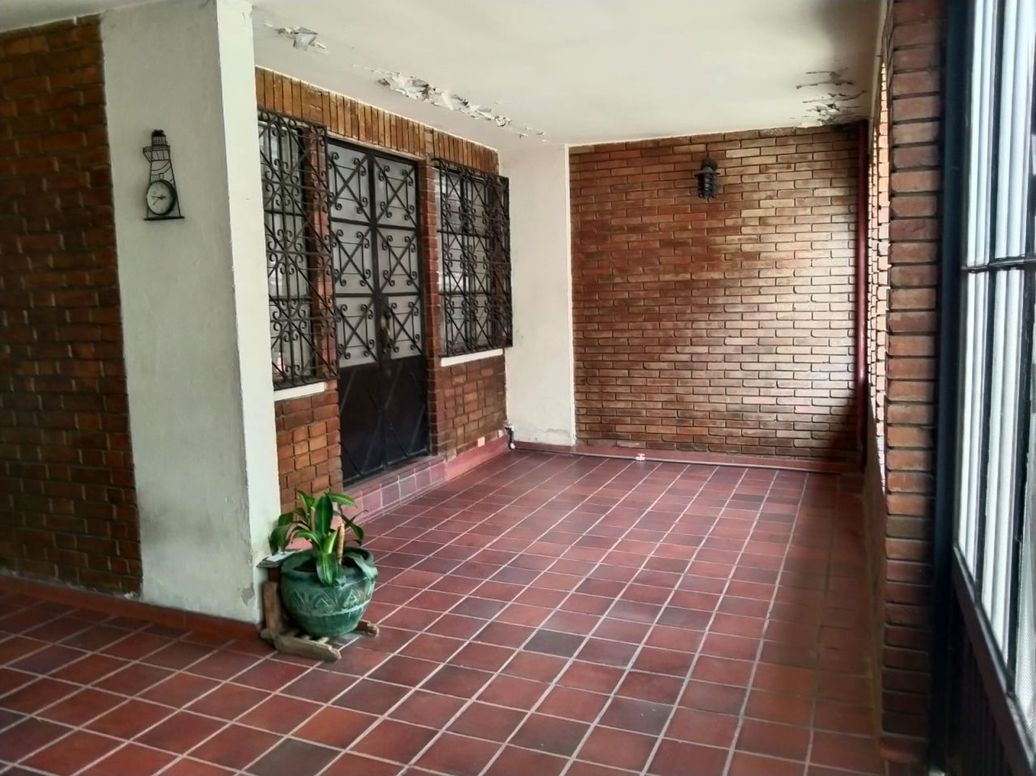 Casa de 6 alcobas en venta en La Fragua, Bogotá, 280 m² · foto 2 de 16