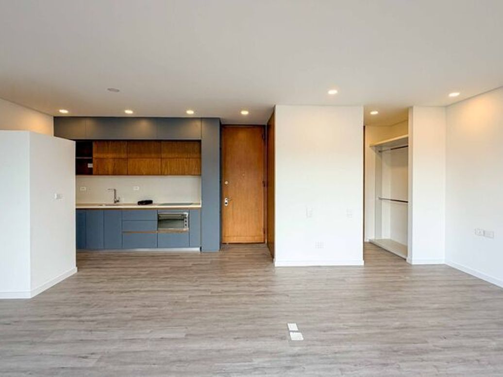 Apartaestudio en venta en Santa Barbara Occidental, Bogotá, 54 m² · foto 3 de 8
