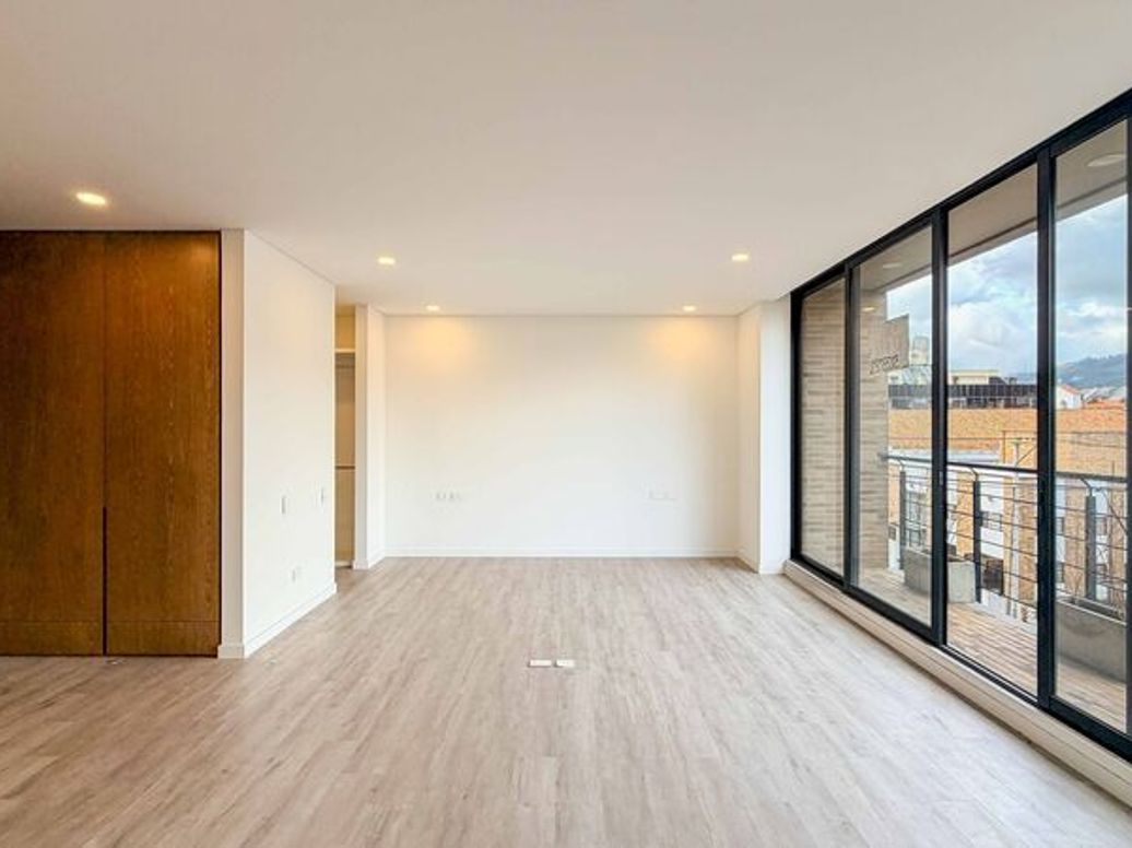 Apartaestudio en venta en Santa Barbara Occidental, Bogotá, 54 m² · foto 5 de 8