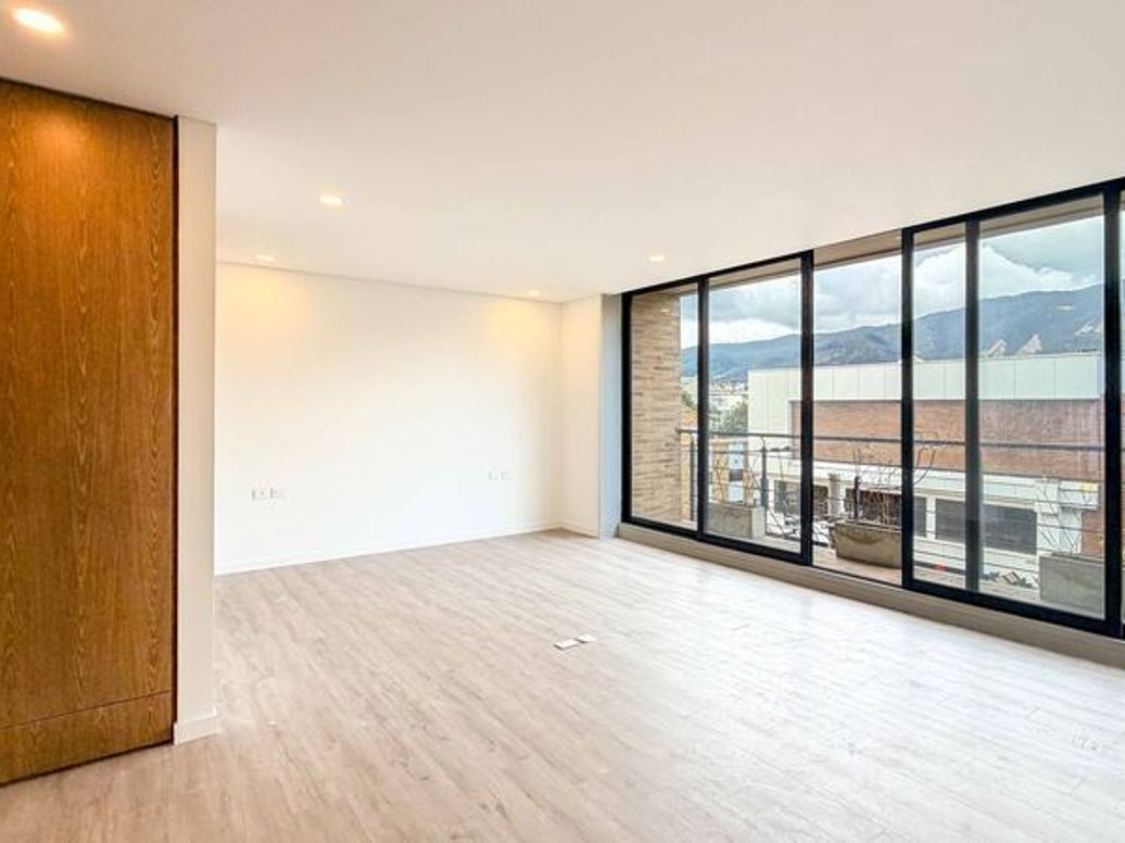 Apartaestudio en venta en Santa Barbara Occidental, Bogotá, 54 m² · foto 2 de 8
