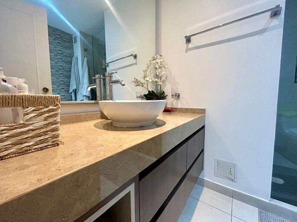 Apartamento de 3 alcobas en venta en La Catedral, Bogotá, 176 m² · foto 15 de 20