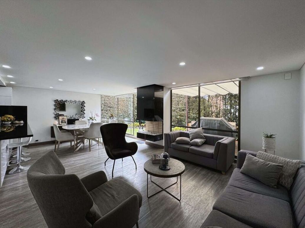 Casa de 3 alcobas en venta en Cr Hacienda De Iberia Et. I, Bogotá, 207 m² · foto 2 de 20
