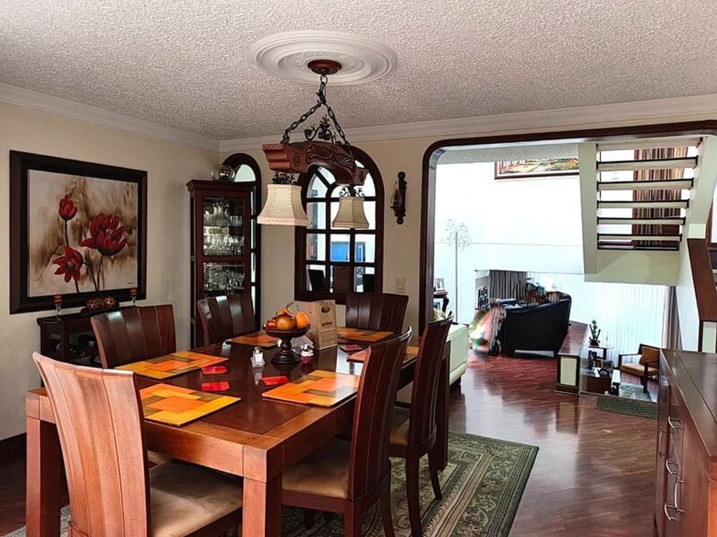 Casa de 4 alcobas en venta en San Patricio, Bogotá, 194 m² · foto 8 de 20