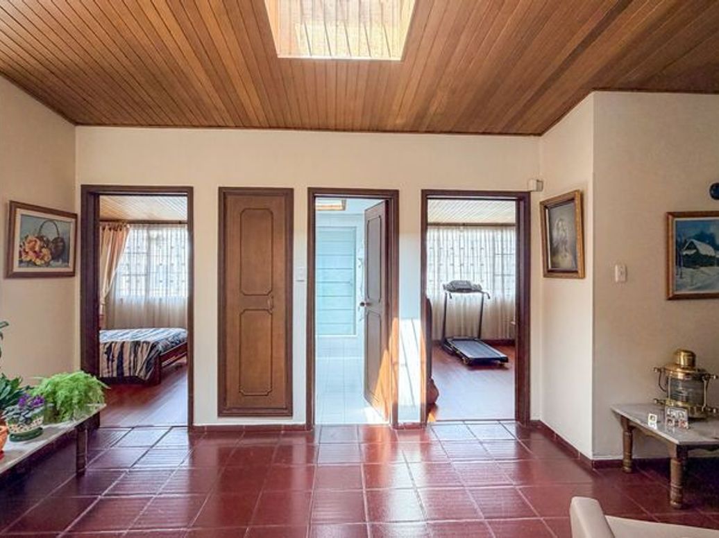 Casa de 3 alcobas en venta en Los Cedritos, Bogotá, 238 m² · foto 10 de 20
