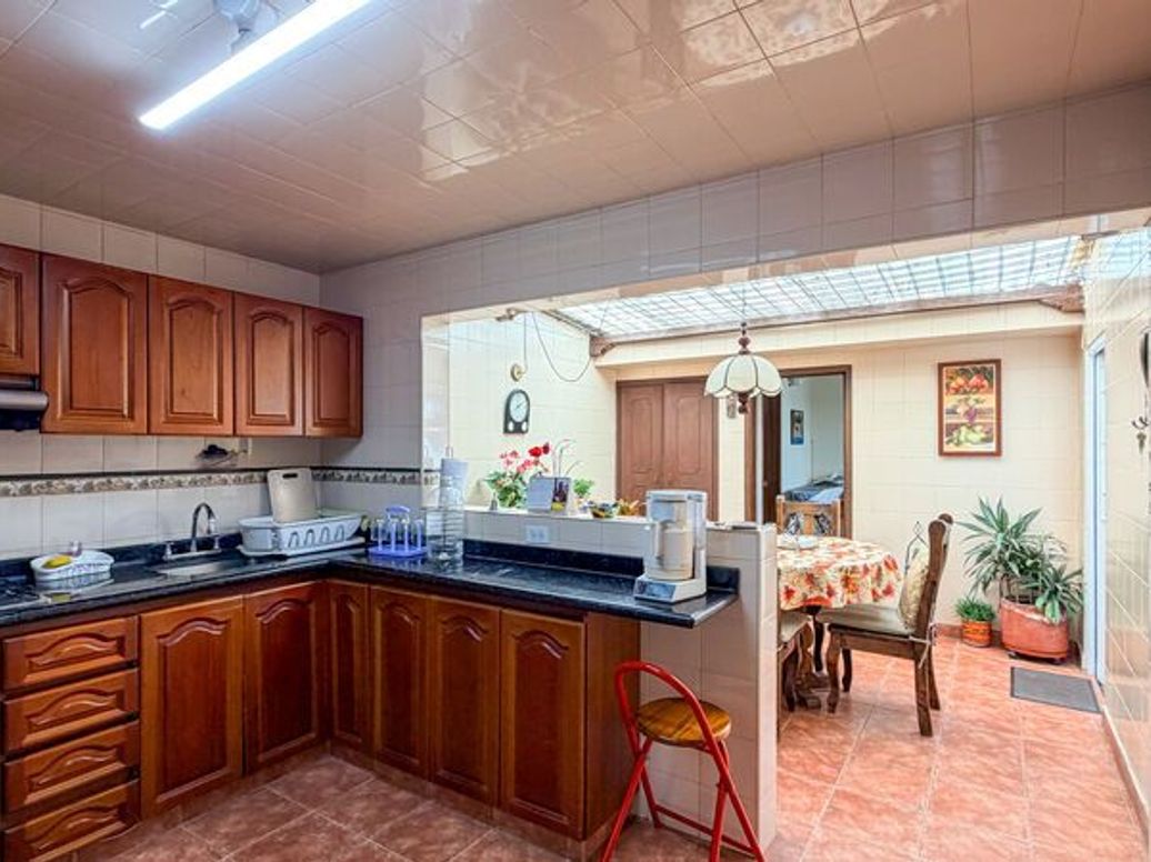 Casa de 3 alcobas en venta en Los Cedritos, Bogotá, 238 m² · foto 12 de 20
