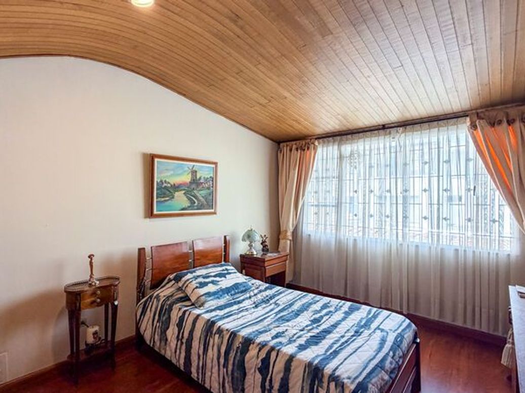 Casa de 3 alcobas en venta en Los Cedritos, Bogotá, 238 m² · foto 7 de 20