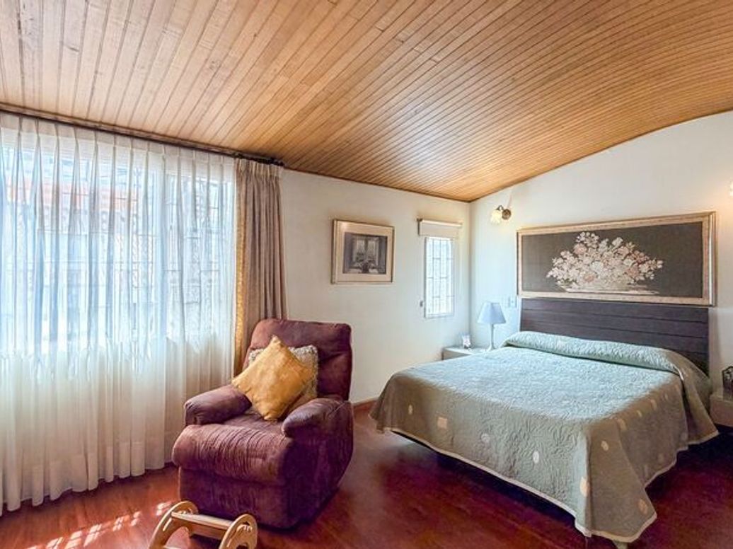 Casa de 3 alcobas en venta en Los Cedritos, Bogotá, 238 m² · foto 3 de 20