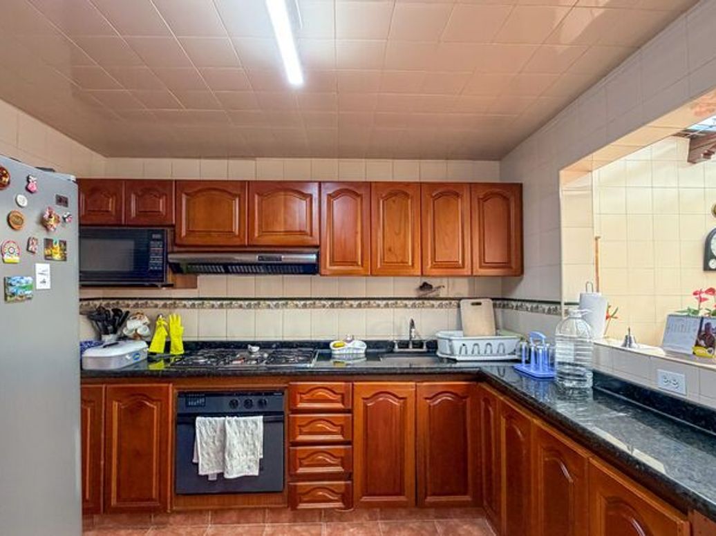 Casa de 3 alcobas en venta en Los Cedritos, Bogotá, 238 m² · foto 19 de 20