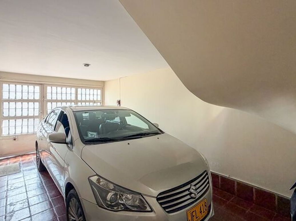 Casa de 3 alcobas en venta en Los Cedritos, Bogotá, 238 m² · foto 17 de 20