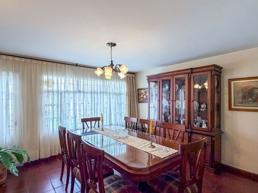 Casa de 3 alcobas en venta en Los Cedritos, Bogotá, 238 m² · foto 2 de 20