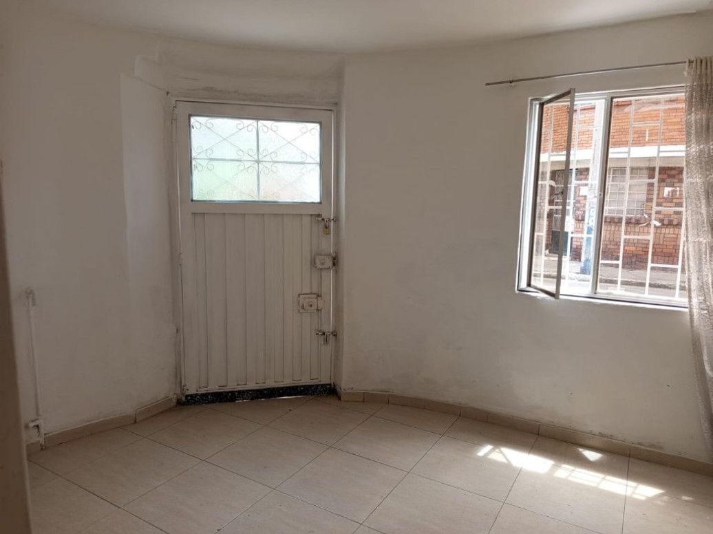 Casa de 5 alcobas en venta en Las Ferias, Bogotá, 157 m² · foto 4 de 20