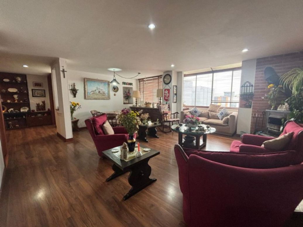 Apartamento de 3 alcobas en venta en El Batan, Bogotá, 157 m² · foto 2 de 17