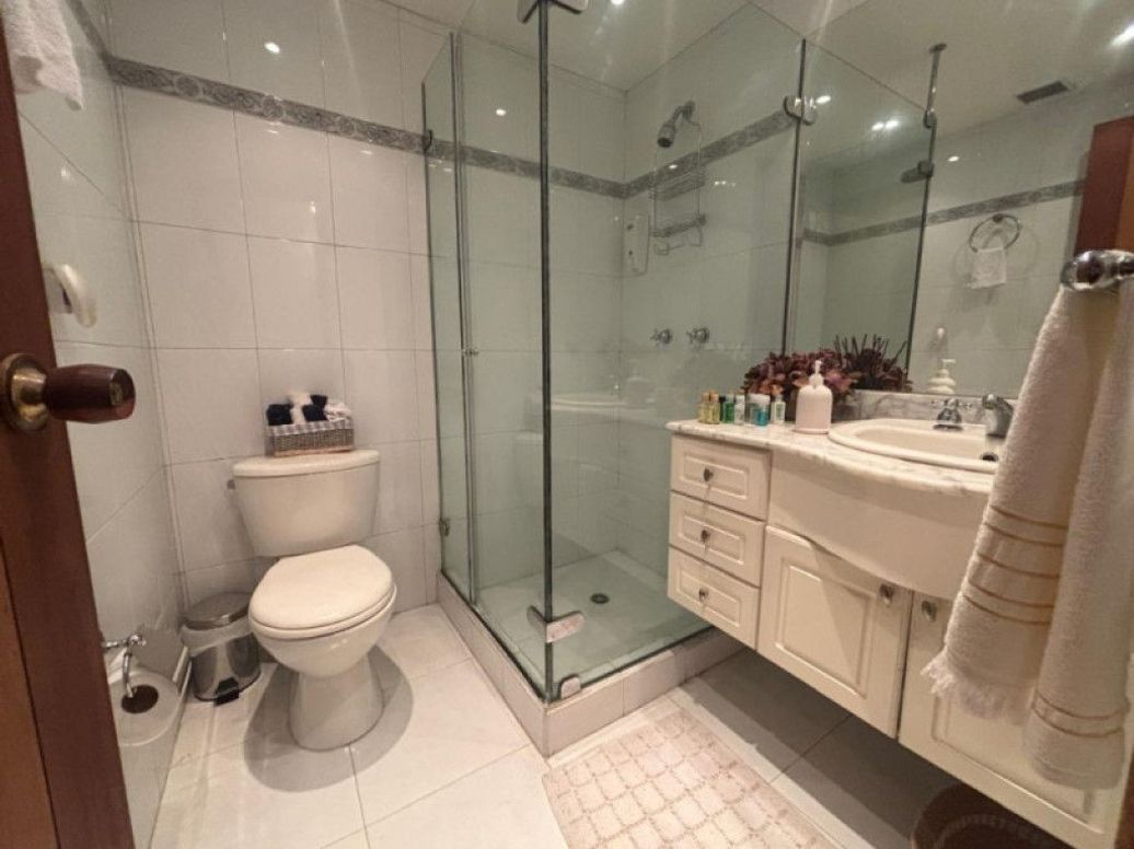Apartamento de 2 alcobas en venta en Santa Barbara Central, Bogotá, 120 m² · foto 10 de 12