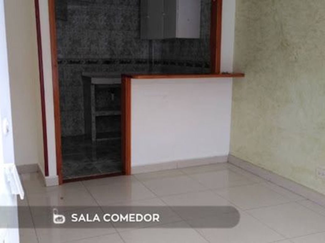 Casa de 2 alcobas en venta en Álamos Norte, Bogotá, 46 m² · foto 2 de 8