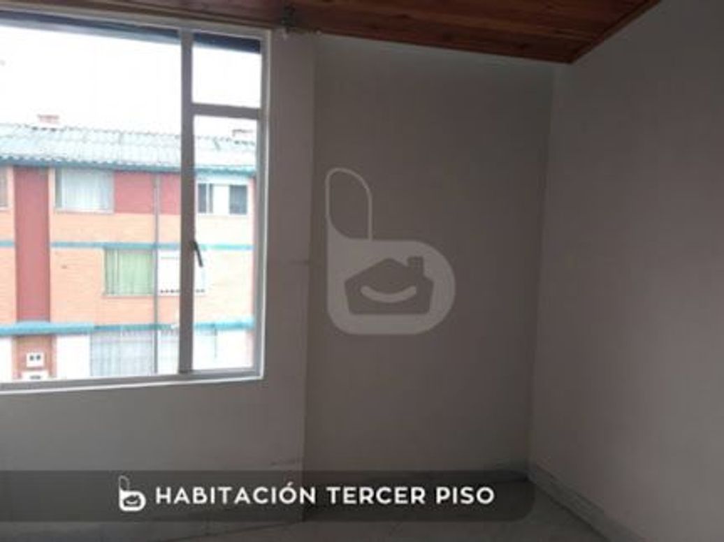 Casa de 2 alcobas en venta en Álamos Norte, Bogotá, 46 m² · foto 6 de 8