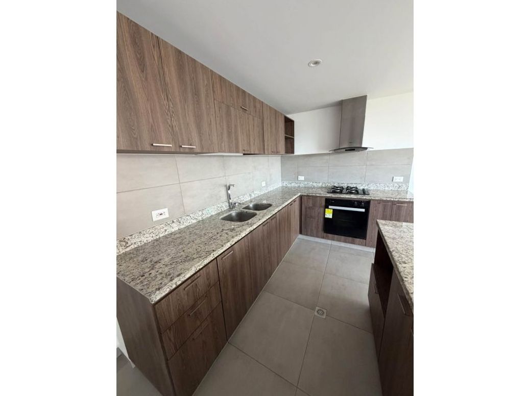 Apartamento de 3 alcobas en venta en La Felicidad, Bogotá, 131 m² · foto 3 de 20
