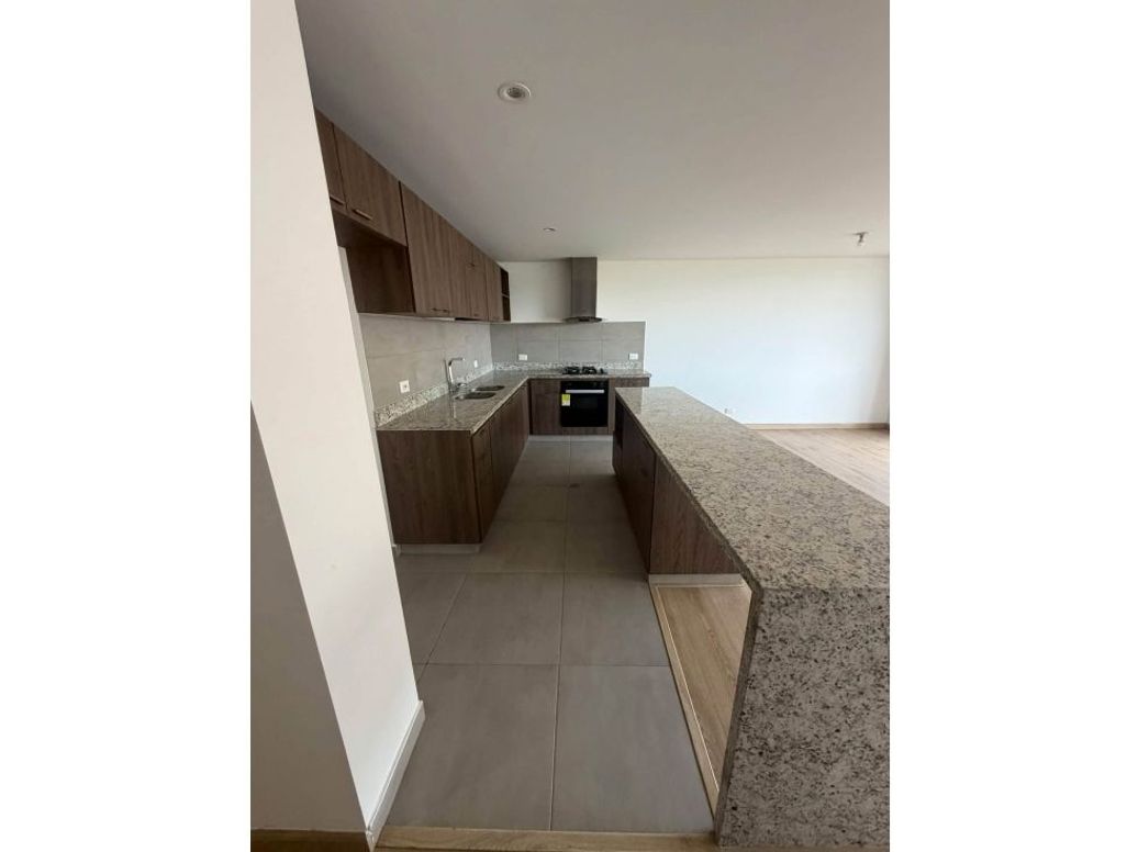 Apartamento de 3 alcobas en venta en La Felicidad, Bogotá, 131 m² · foto 4 de 20