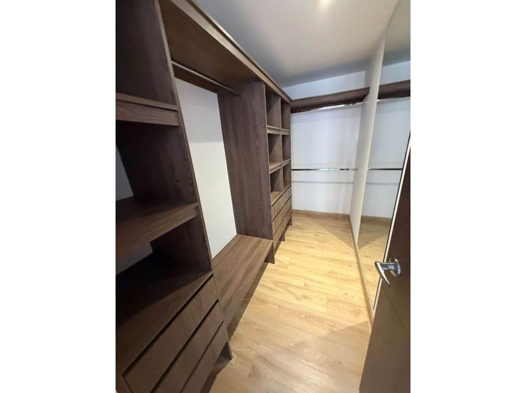 Apartamento de 3 alcobas en venta en La Felicidad, Bogotá, 131 m² · foto 17 de 20