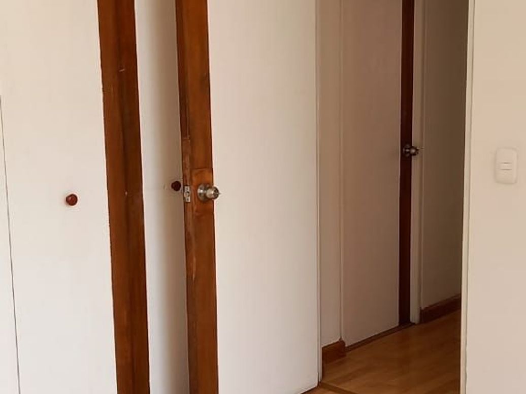 Apartamento en arriendo en Santa Teresita, Bogotá · foto 3 de 9