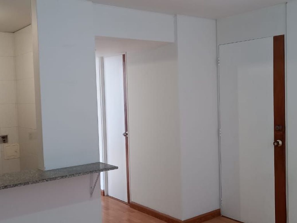 Apartamento en arriendo en Santa Teresita, Bogotá · foto 2 de 9