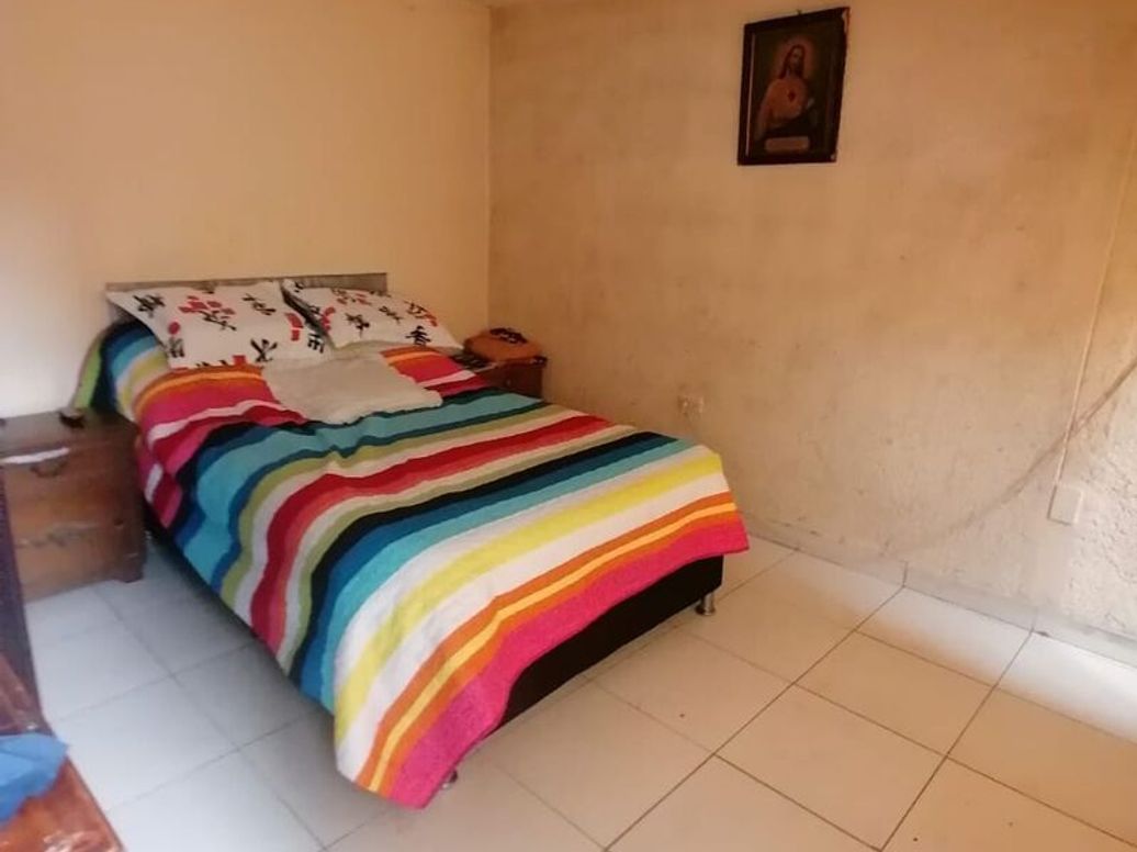 Casa de 11 alcobas en venta en Paris, Bogotá, 313 m² · foto 11 de 20