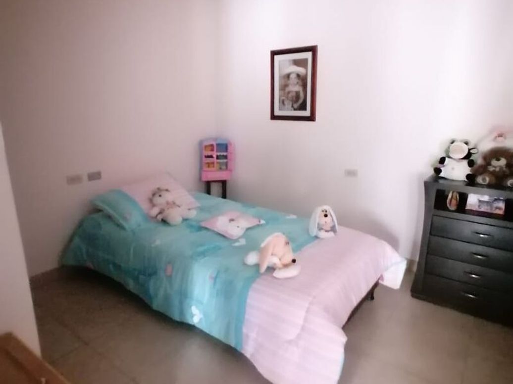 Casa de 11 alcobas en venta en Paris, Bogotá, 313 m² · foto 18 de 20