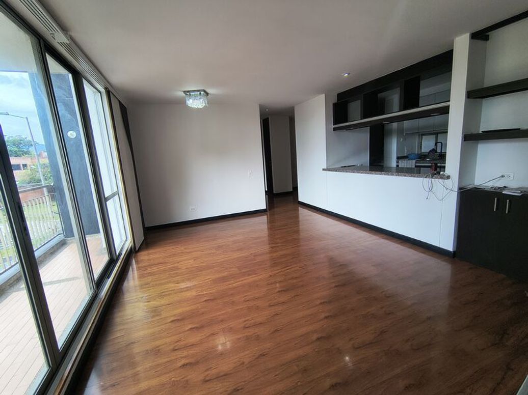 Apartamento de 3 alcobas en venta en Santa Cecilia, Bogotá, 94 m² · foto 2 de 18