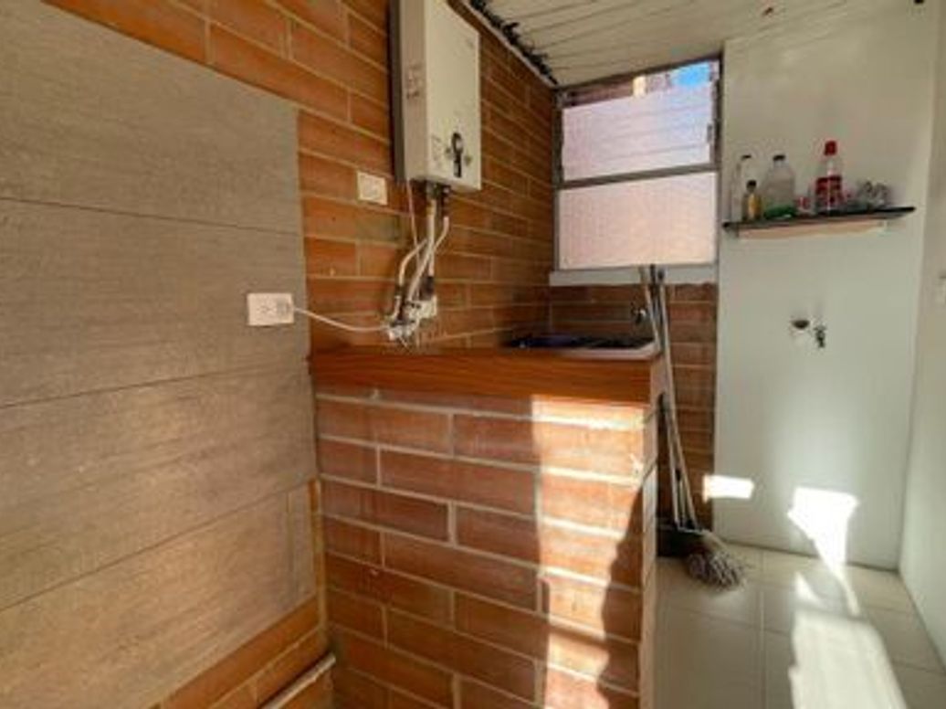 Apartamento de 2 alcobas en venta en Tuna Alta, Bogotá, 48 m² · foto 2 de 9