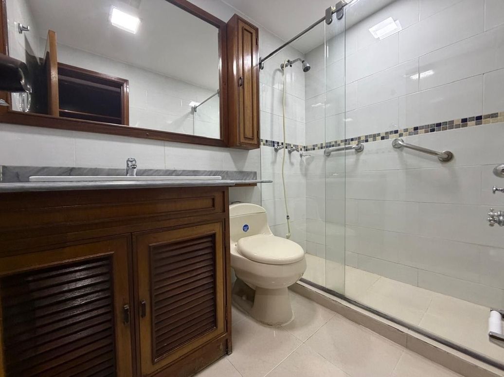 Apartamento de 2 alcobas en venta en Santa Barbara Central, Bogotá, 89 m² · foto 11 de 15
