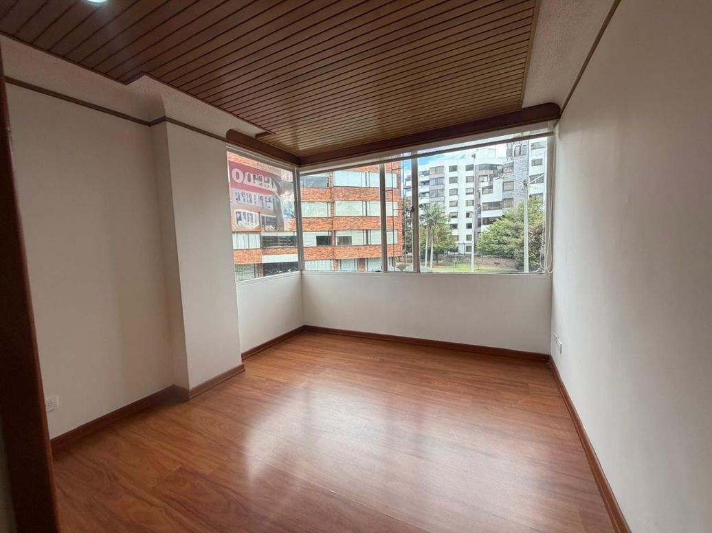 Apartamento de 2 alcobas en venta en Santa Barbara Central, Bogotá, 89 m² · foto 6 de 15