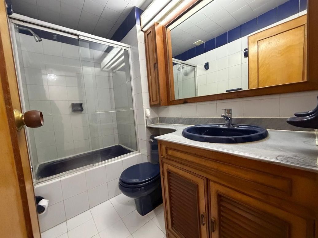 Apartamento de 2 alcobas en venta en Santa Barbara Central, Bogotá, 89 m² · foto 5 de 15