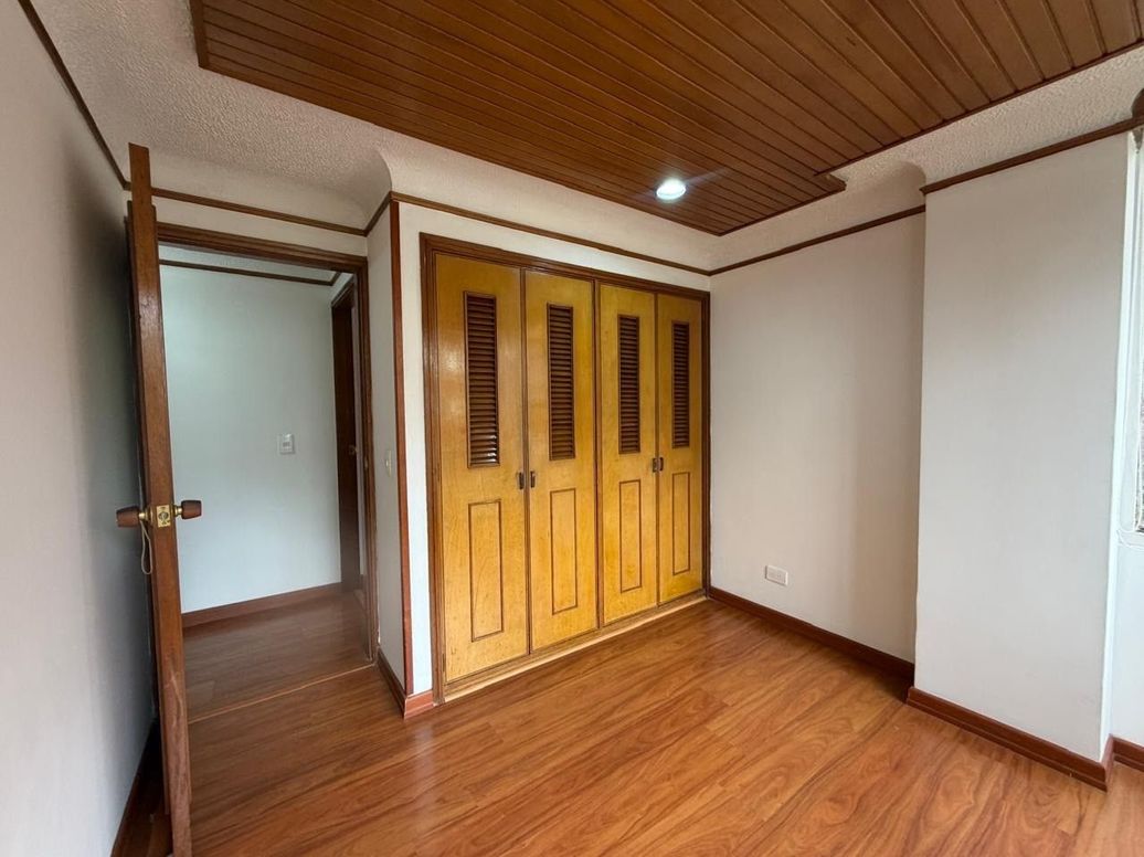 Apartamento de 2 alcobas en venta en Santa Barbara Central, Bogotá, 89 m² · foto 7 de 15