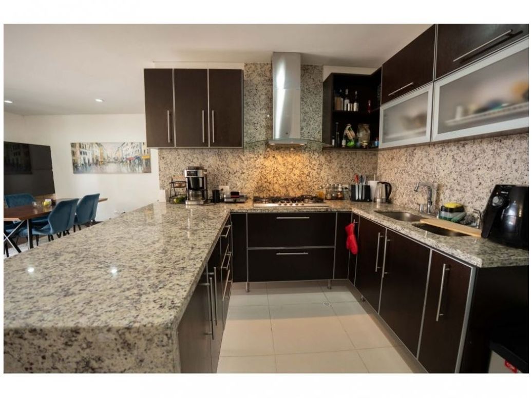 Apartamento de 3 alcobas en venta en Lagos De Cordoba, Bogotá, 134 m² · foto 2 de 20
